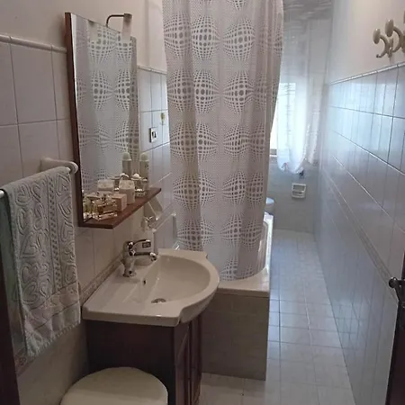 Queen House Apartment